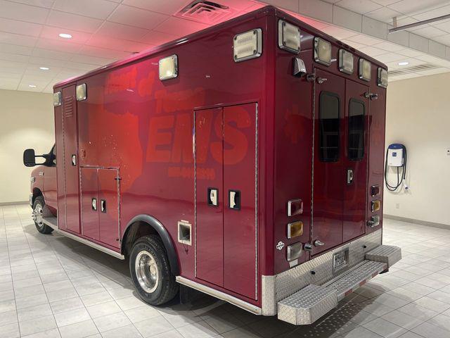 2013 Ford E-450 Cutaway Base
