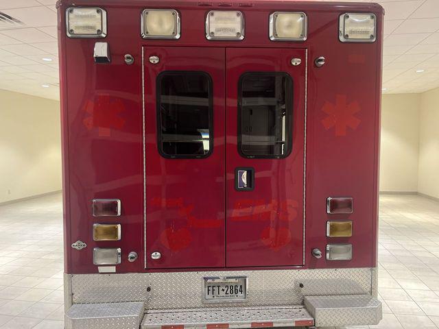 2013 Ford E-450 Cutaway Base