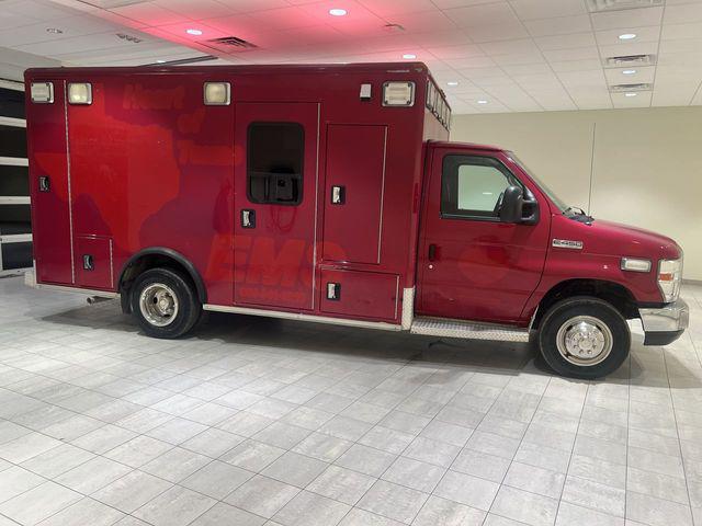 2013 Ford E-450 Cutaway Base