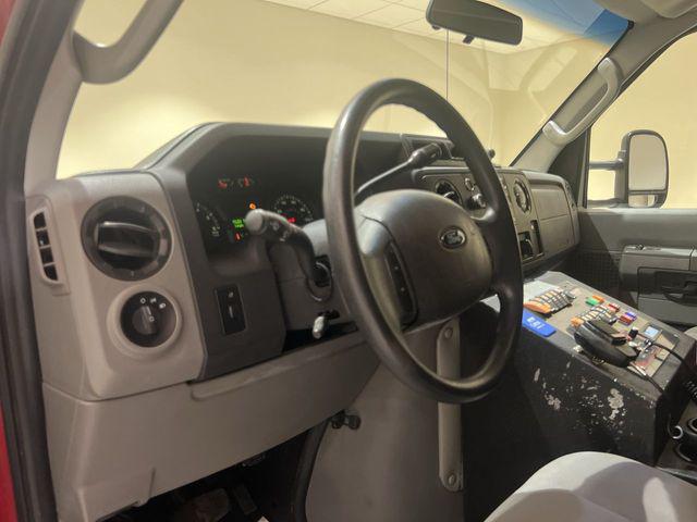 2013 Ford E-450 Cutaway Base