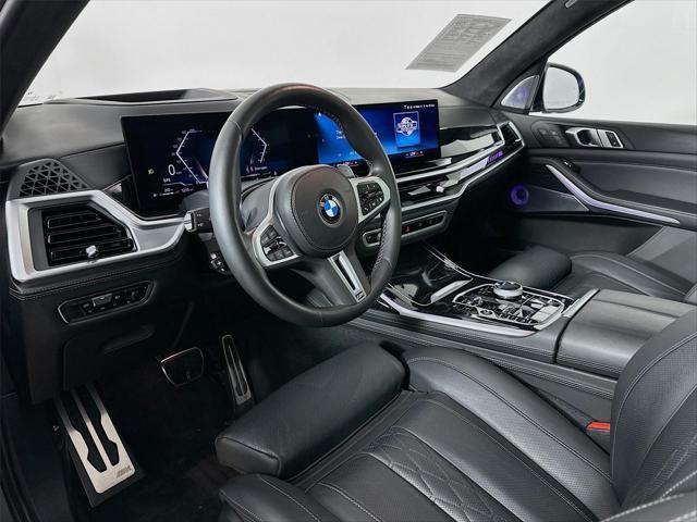 2023 BMW X7 M60i