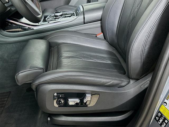 2023 BMW X7 M60i