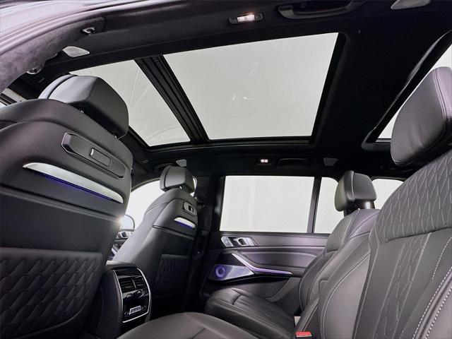 2023 BMW X7 M60i