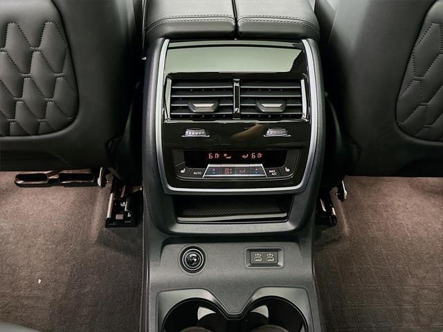 2023 BMW X7 M60i