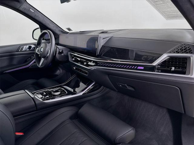 2023 BMW X7 M60i
