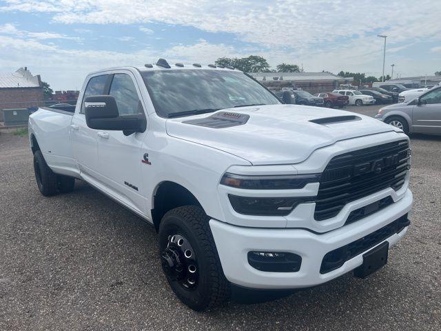2025 RAM Ram 3500 RAM 3500 LARAMIE CREW CAB 4X4 8 BOX