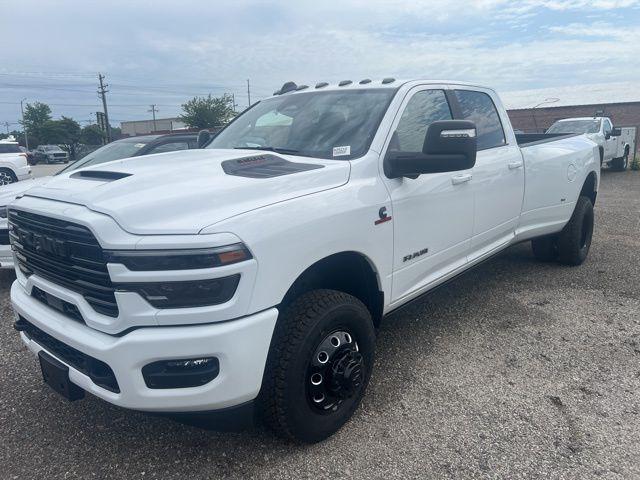 2025 RAM Ram 3500 RAM 3500 LARAMIE CREW CAB 4X4 8 BOX