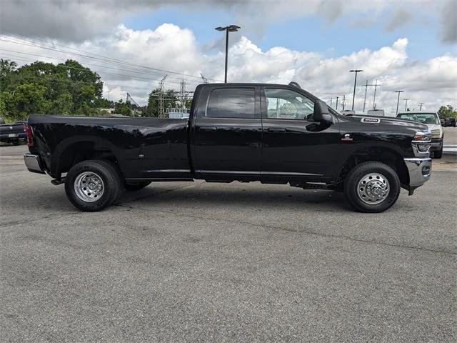 2025 RAM Ram 3500 RAM 3500 TRADESMAN CREW CAB 4X4 8 BOX
