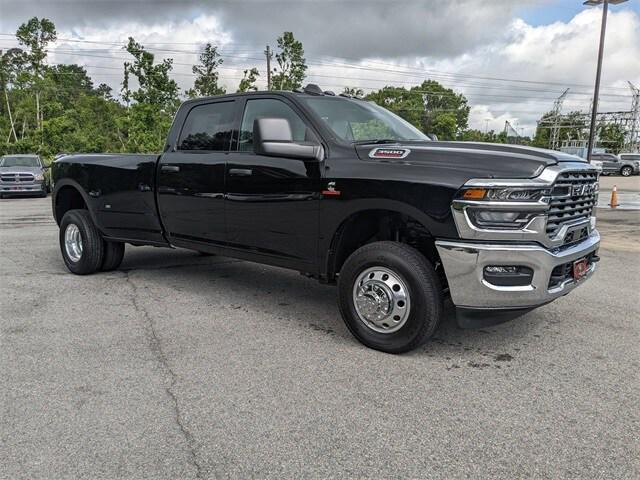 2025 RAM Ram 3500 RAM 3500 TRADESMAN CREW CAB 4X4 8 BOX