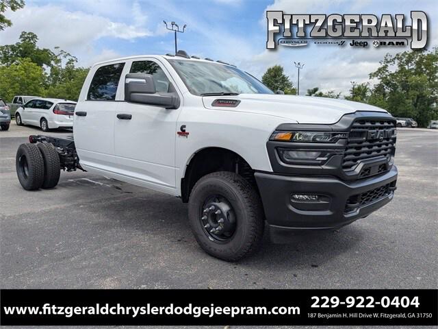 2025 RAM Ram 3500 Chassis Cab RAM 3500 TRADESMAN CREW CAB CHASSIS 4X4 60 CA