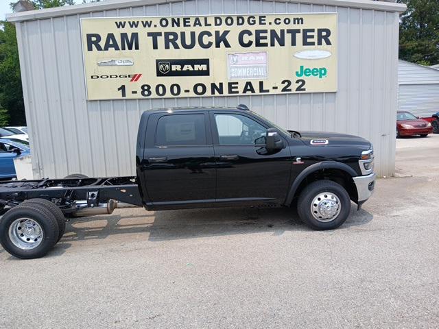 2025 RAM Ram 3500 Chassis Cab RAM 3500 TRADESMAN CREW CAB CHASSIS 4X4 60 CA