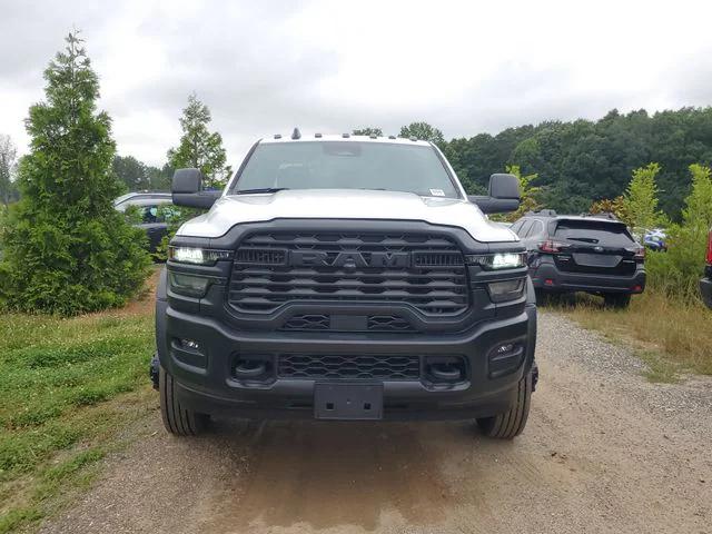 2025 RAM Ram 5500 Chassis Cab RAM 5500 TRADESMAN CHASSIS CREW CAB 4X4 84 CA