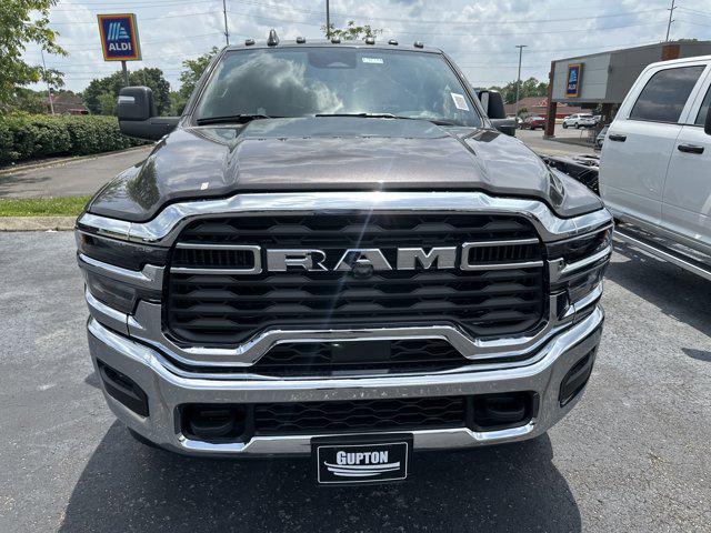 2025 RAM Ram 3500 Chassis Cab RAM 3500 TRADESMAN CREW CAB CHASSIS 4X4 60 CA