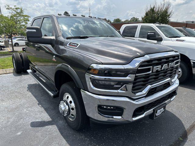 2025 RAM Ram 3500 Chassis Cab RAM 3500 TRADESMAN CREW CAB CHASSIS 4X4 60 CA