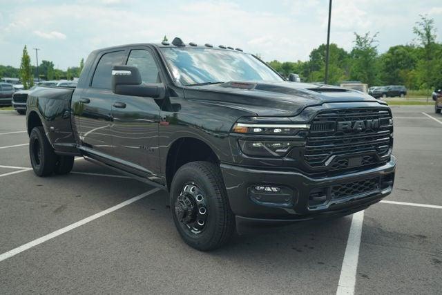 2025 RAM Ram 3500 RAM 3500 LARAMIE MEGA CAB 4X4 64 BOX