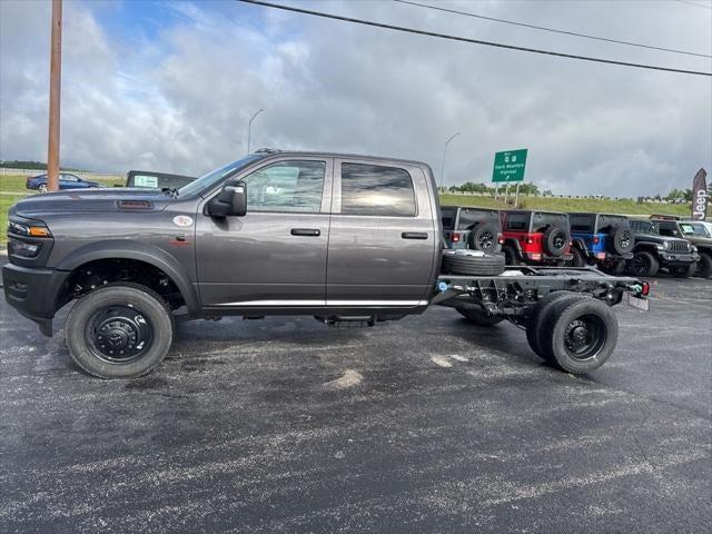 2025 RAM Ram 5500 Chassis Cab RAM 5500 TRADESMAN CHASSIS CREW CAB 4X4 60 CA