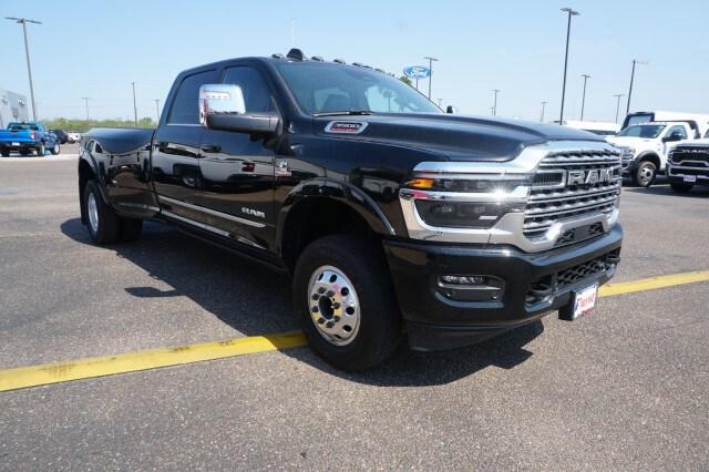 2025 RAM Ram 3500 RAM 3500 LIMITED CREW CAB 4X4 8 BOX