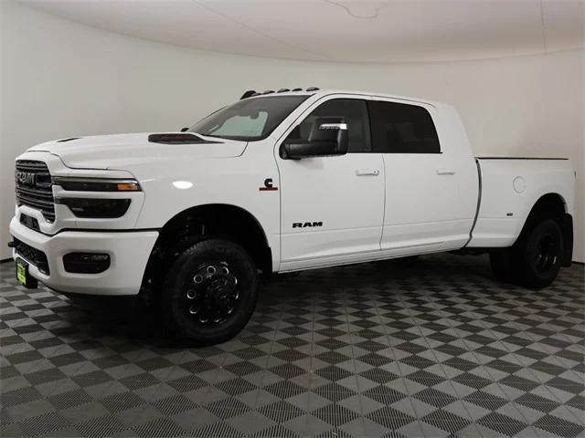 2025 RAM Ram 3500 RAM 3500 LARAMIE MEGA CAB 4X4 64 BOX