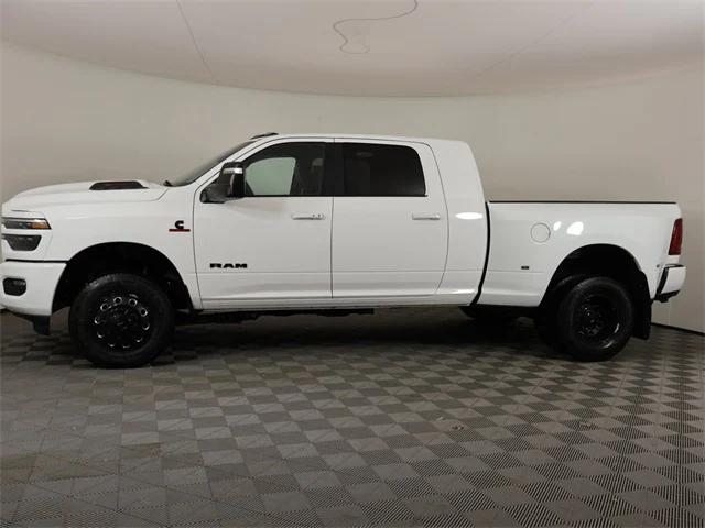 2025 RAM Ram 3500 RAM 3500 LARAMIE MEGA CAB 4X4 64 BOX
