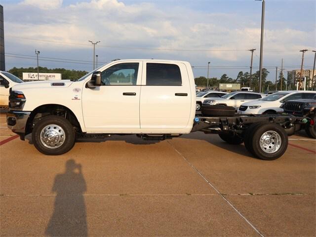 2025 RAM Ram 3500 Chassis Cab RAM 3500 TRADESMAN CREW CAB CHASSIS 4X4 60 CA