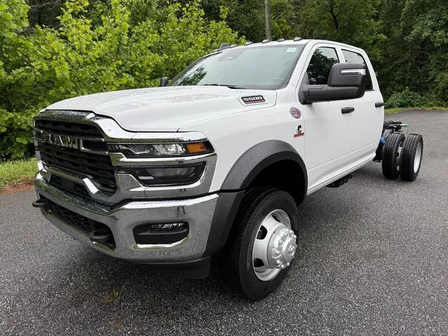 2025 RAM Ram 5500 Chassis Cab RAM 5500 TRADESMAN CHASSIS CREW CAB 4X4 60 CA