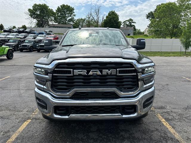2025 RAM Ram 3500 RAM 3500 TRADESMAN CREW CAB 4X4 8 BOX