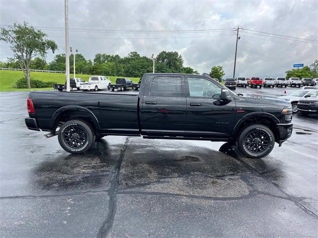 2025 RAM Ram 3500 RAM 3500 LIMITED CREW CAB 4X4 8 BOX