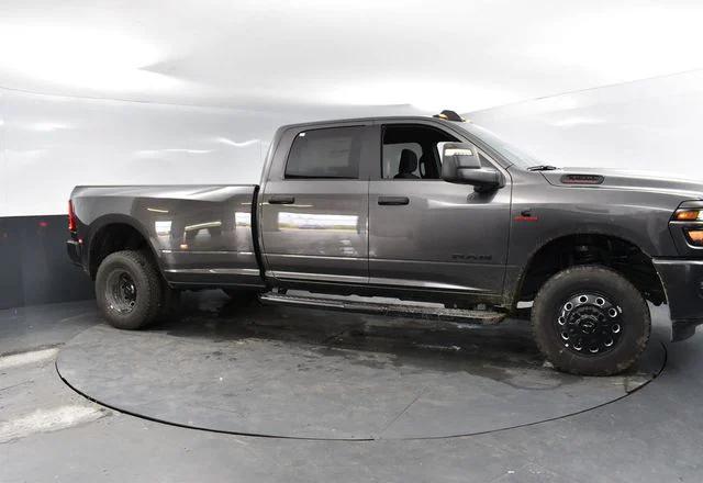 2025 RAM Ram 3500 RAM 3500 BIG HORN CREW CAB 4X4 8 BOX