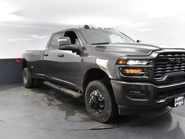 2025 RAM Ram 3500 RAM 3500 BIG HORN CREW CAB 4X4 8 BOX