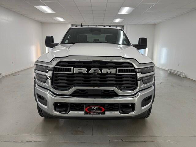 2025 RAM Ram 5500 Chassis Cab RAM 5500 TRADESMAN CHASSIS CREW CAB 4X4 84 CA