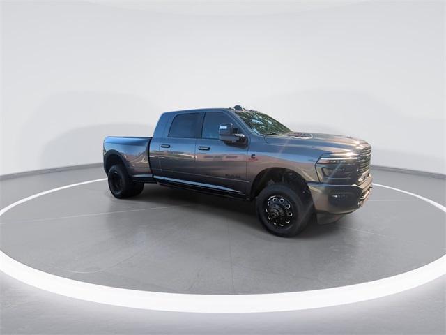 2025 RAM Ram 3500 RAM 3500 LARAMIE MEGA CAB 4X4 64 BOX