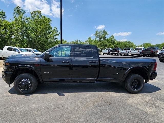 2025 RAM Ram 3500 RAM 3500 LIMITED CREW CAB 4X4 8 BOX