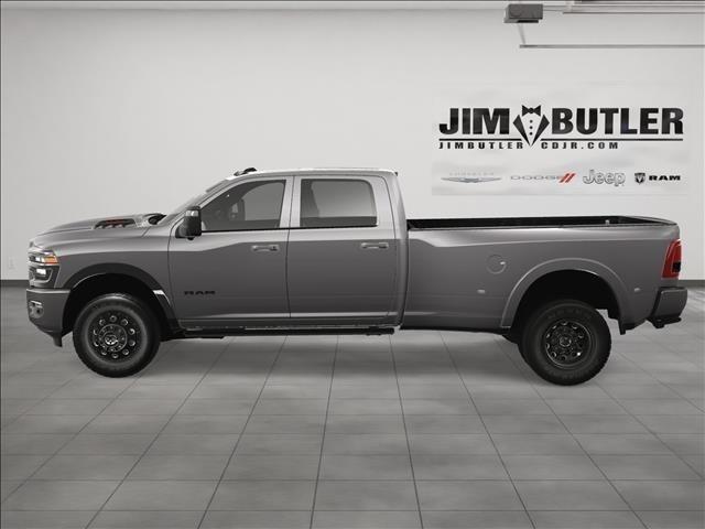 2025 RAM Ram 3500 RAM 3500 LIMITED CREW CAB 4X4 8 BOX