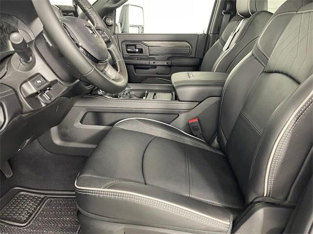 2025 RAM Ram 2500 RAM 2500 LIMITED CREW CAB 4X4 8 BOX