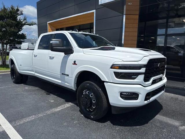 2025 RAM Ram 3500 RAM 3500 LIMITED CREW CAB 4X4 8 BOX