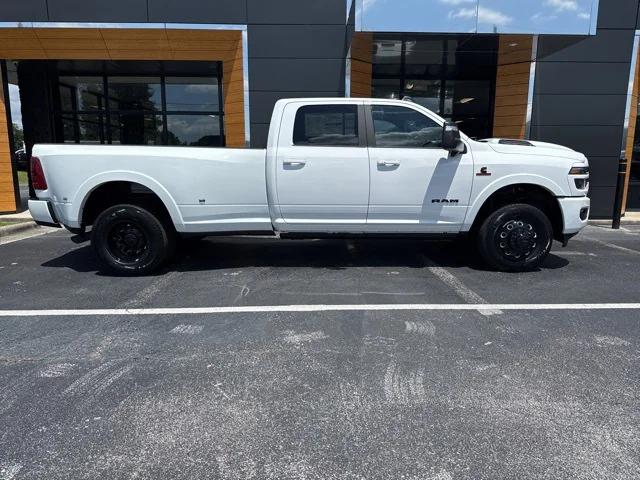 2025 RAM Ram 3500 RAM 3500 LIMITED CREW CAB 4X4 8 BOX