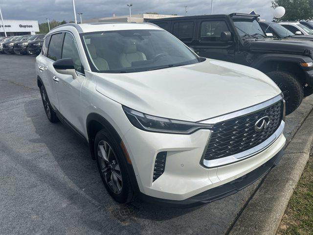 2023 INFINITI QX60 LUXE