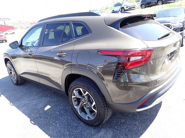 2024 Chevrolet Trax FWD LT