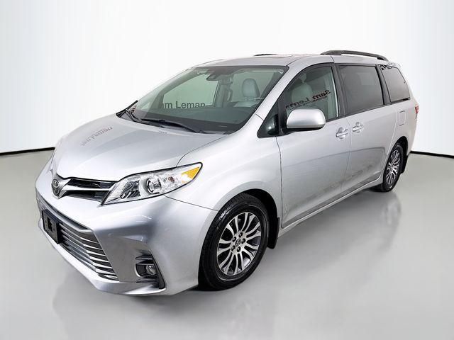2019 Toyota Sienna XLE 8 Passenger
