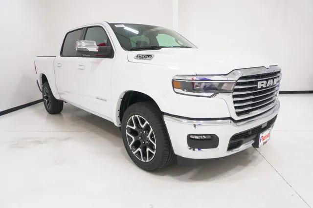 2025 RAM Ram 1500 RAM 1500 LARAMIE CREW CAB 4X2 57 BOX