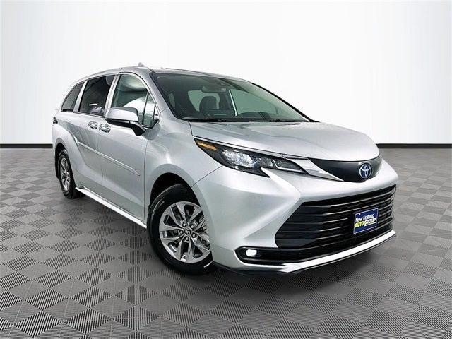 2025 Toyota Sienna XLE