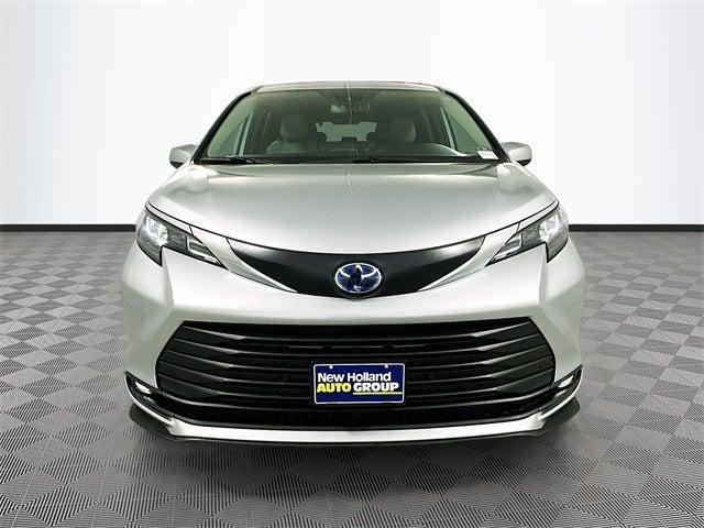 2025 Toyota Sienna XLE