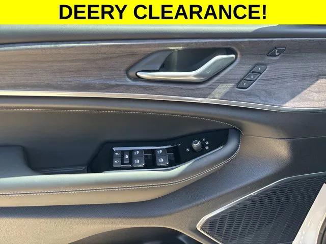 2025 Jeep Grand Cherokee L Overland 4x4 2025 Jeep Grand Cherokee L Overland 4x4