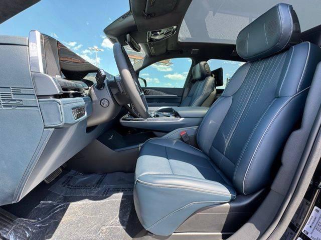 2025 Cadillac Escalade Luxury 2 AWD