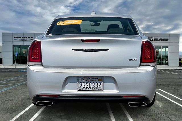 2023 Chrysler 300 Touring
