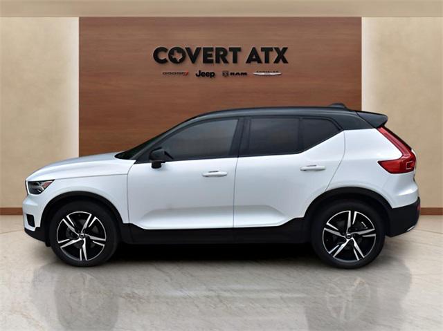 2020 Volvo XC40 T5 R-Design