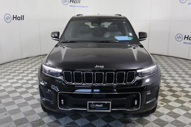 2023 Jeep Grand Cherokee Overland 4x2