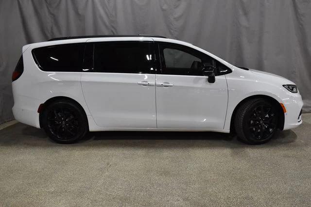 2025 Chrysler Pacifica PACIFICA LIMITED