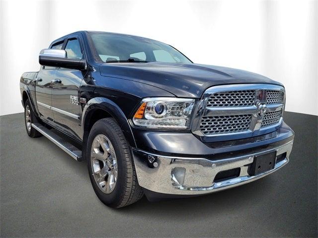 2017 RAM 1500 Laramie Crew Cab 4x2 57 Box