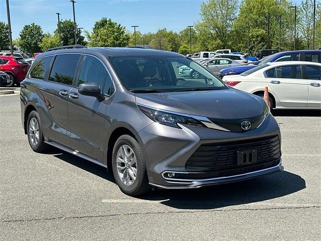 2024 Toyota Sienna XLE 8 Passenger